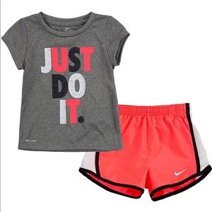 Nike Girls Tempo T-Shirt & Shorts Set 6X